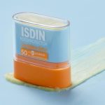 ضد آفتاب استیکی ایزدین مخصوص نواحی حساس ISDIN Fotoprotector Invisible Stick SPF 50