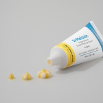 کرم دور چشم دبل ضد تیرگی و ضد چروک قوی دکتر ملاکسین Dr.Melaxin TX Tranexamic Acid Retinalsome Dual Eye Cream - Image 5